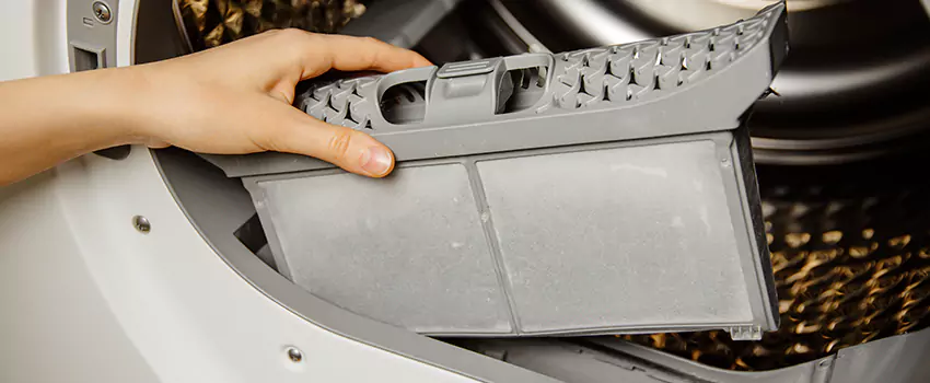 Signs Of A Clogged Dryer Lint Trap in Sarasota, Florida